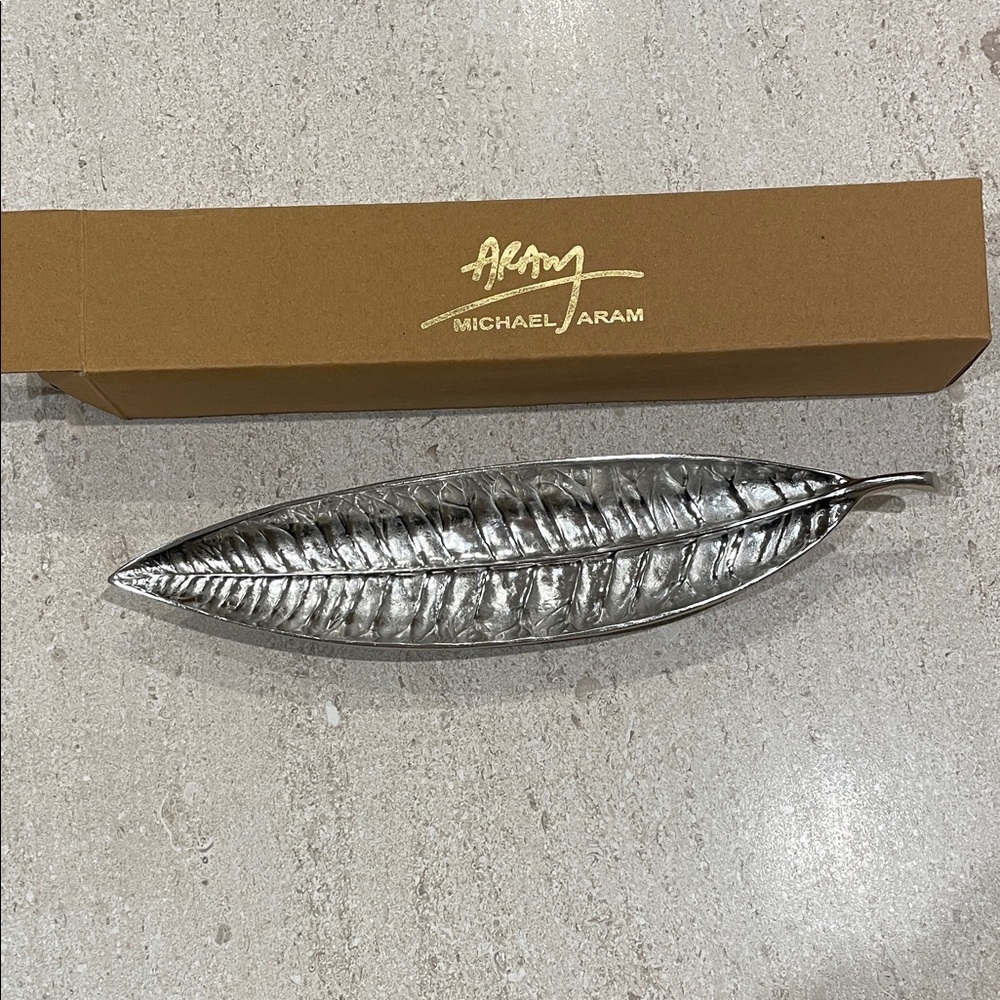 Brand New Michael Aram Silver Mango Leaf Olive Dish